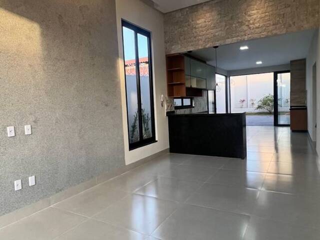 #300 - Casa para Venda em Goiânia - GO - 2