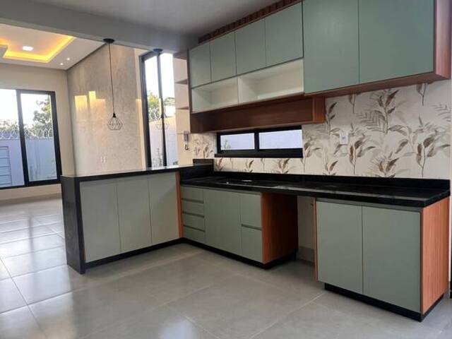 #300 - Casa para Venda em Goiânia - GO - 2
